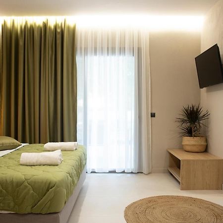 Olympus Suites Paralia Pantaleimonos Buitenkant foto