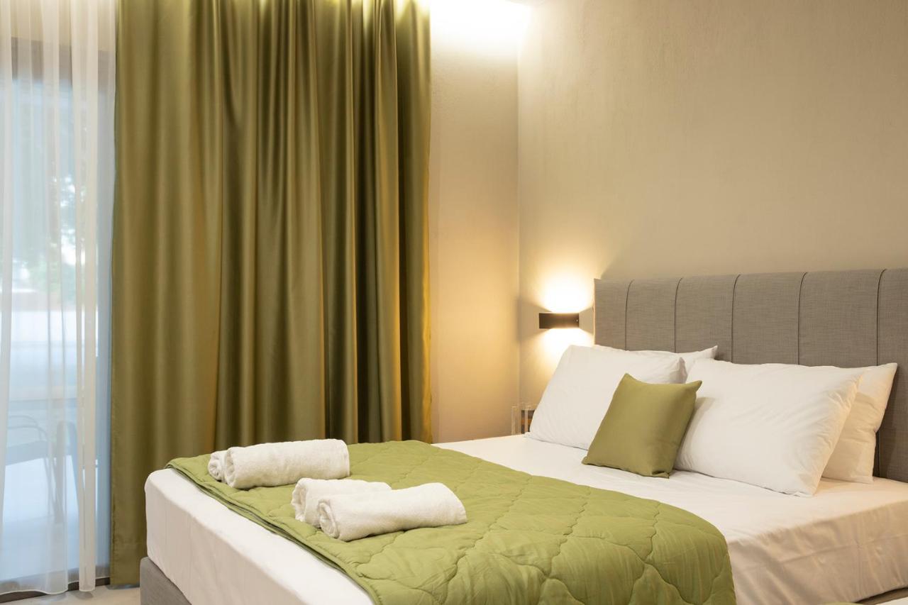 Olympus Suites Paralia Pantaleimonos Buitenkant foto