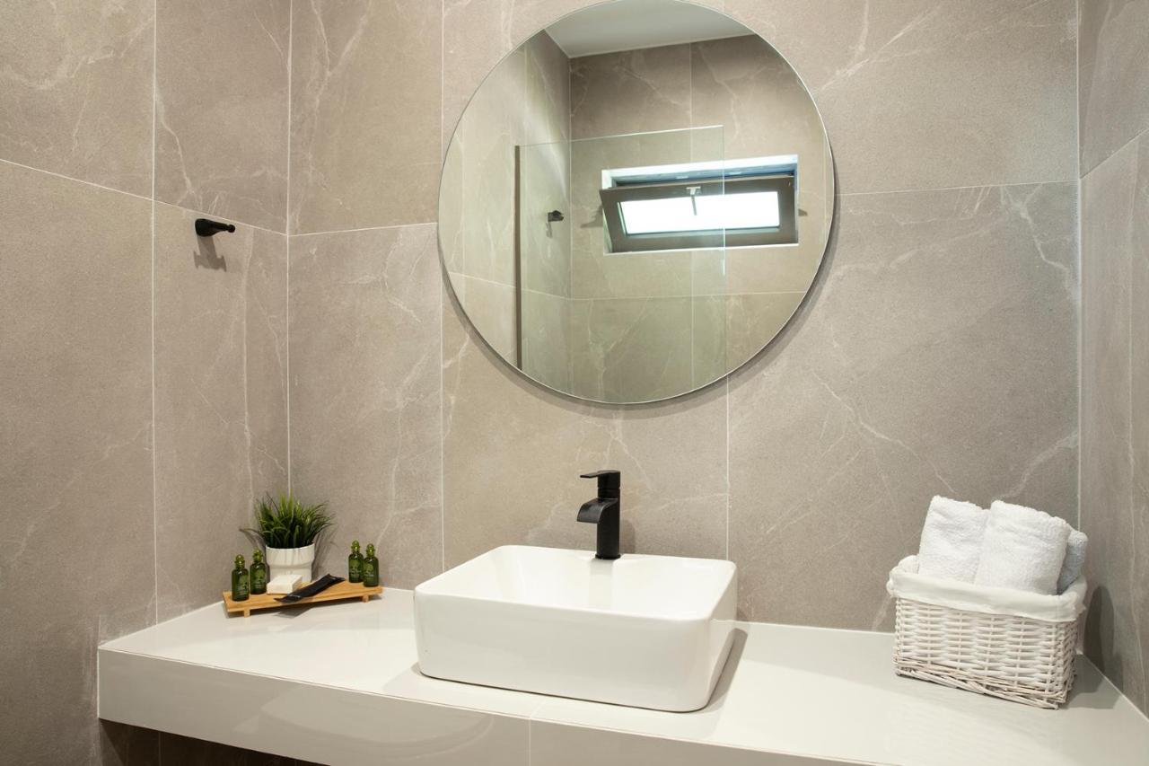 Olympus Suites Paralia Pantaleimonos Buitenkant foto